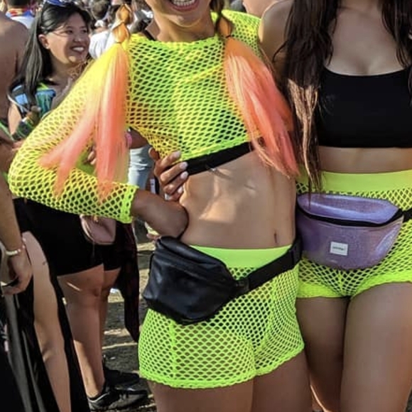 Neon yellow fishnet crop top and bottoms set - Picture 4 of 4